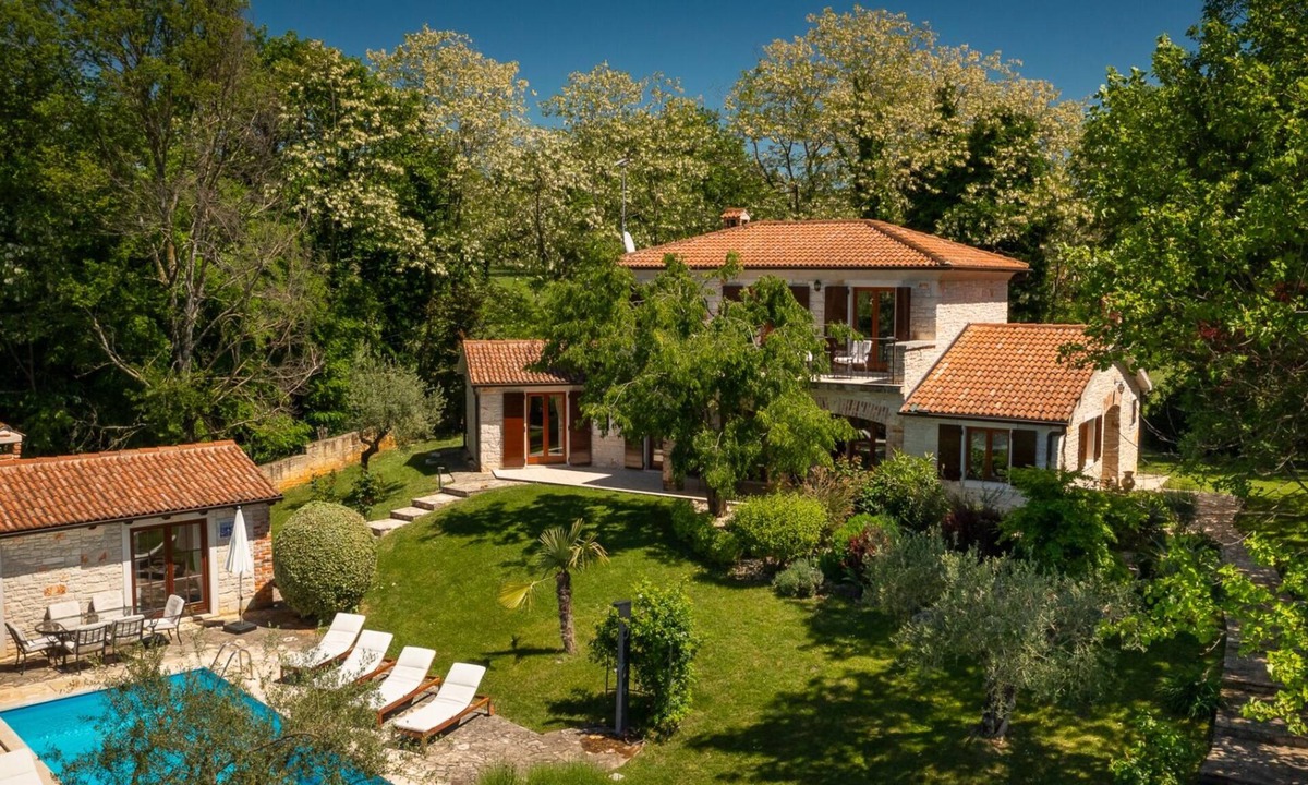 Cehici Villa | Villa Cehici by Villas Guide