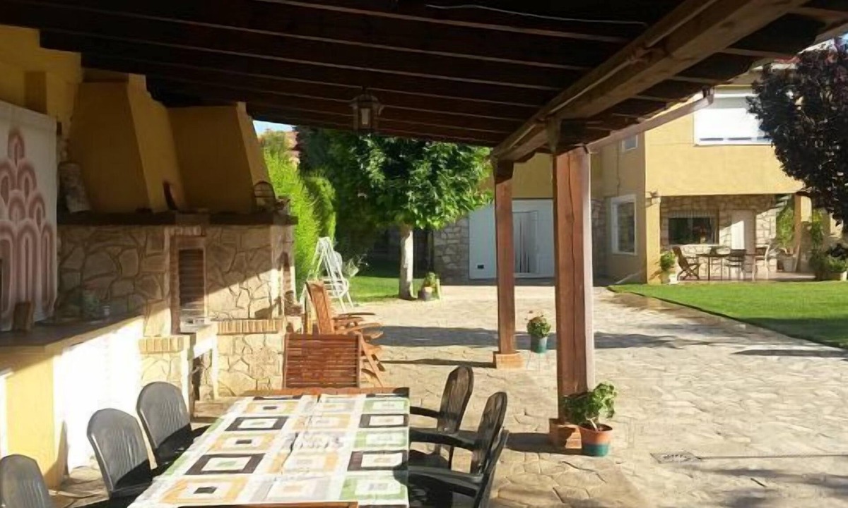 Villar de Olalla Cottage | VILLA-CHALET at 7 Km from Cuenca capital IDEAL GROUPS FRIENDS AND FAMILIES