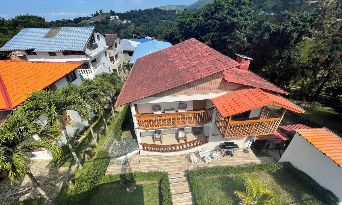 Urbanizacion Raul Ruiz Villa | Villa Channel