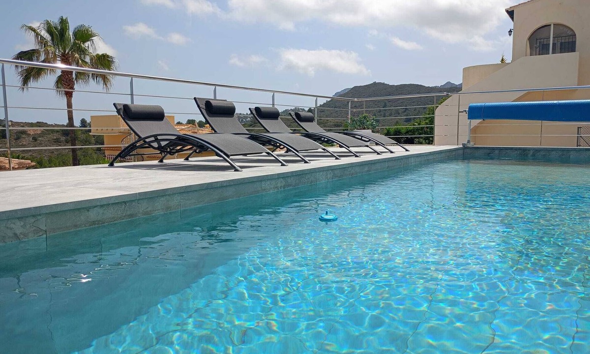 Rafol de Almunia Villa | VILLA charm, comfort and swimming pool