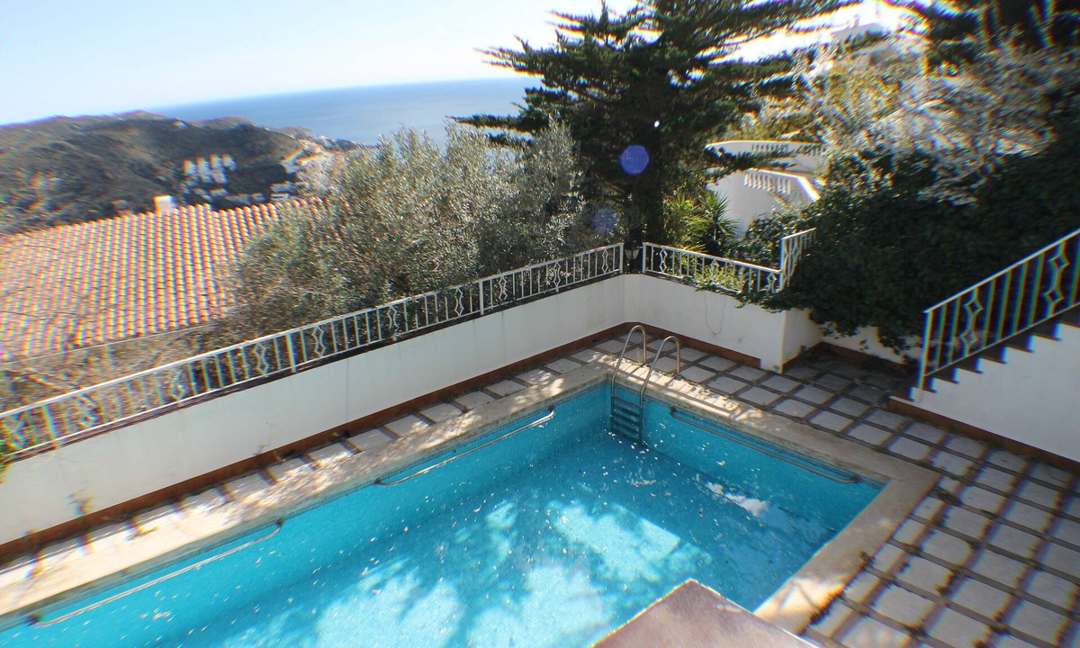 Almadraba-Canyelles Ski Chalet | Villa Cibeles - Eight Bedroom Chalet, Sleeps 17