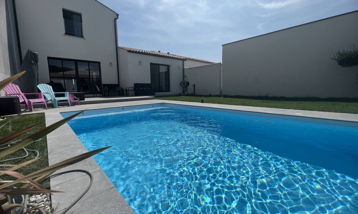 Angoulins Villa | Villa Climatiséeavec Piscine Chauffee, Proche mer