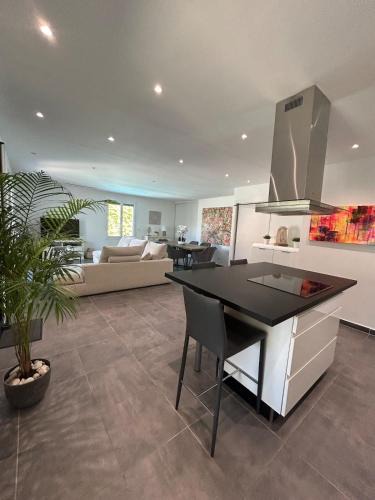 Entraigues-sur-la-Sorgue Villa | Villa confort avec piscine