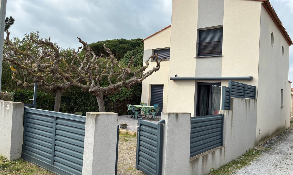 Sainte-Marie-Plage Villa | Villa 'Corinne' with Private Terrace, Wi-Fi and Air Conditioning