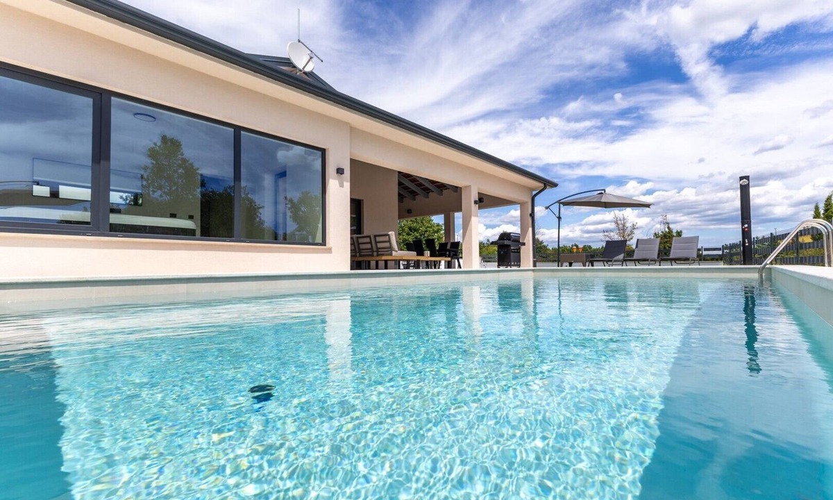 Kringa Villa | Villa Coriticum with pool and indoor Jacuzzi