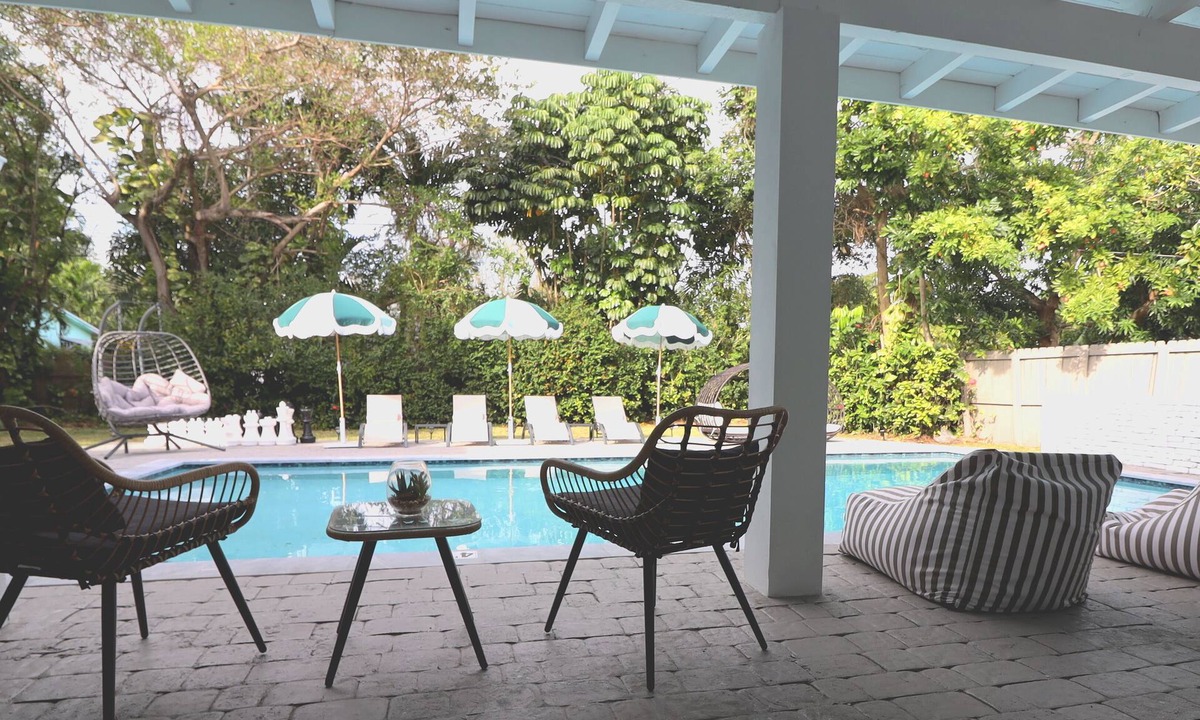 Golden Glades House | Villa Cristina in Miami