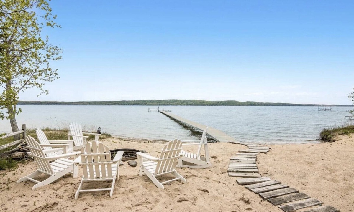 Lake Township House | Villa Crystal/5bedrooms/Lakefront Luxury/Hot tub