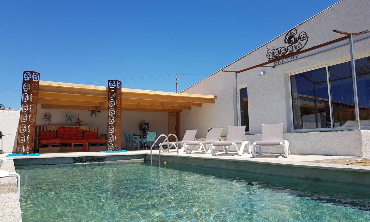 Montseret House | Villa d'artiste Dali Graff private pool, 30 min from the sea in Occitanie