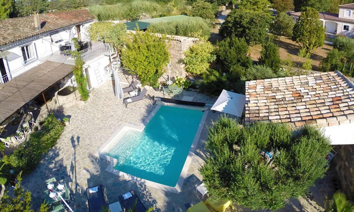 Saint-Hippolyte-du-Fort Villa | Villa de Standing Avec Piscine - Centre Village