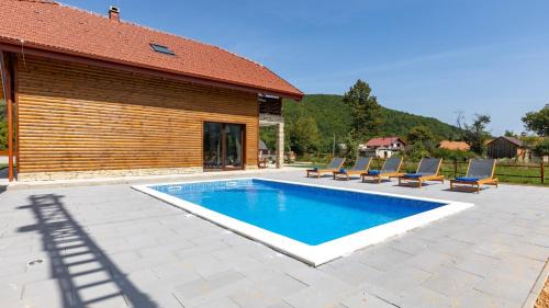 Brusane Villa | Villa D-Ika by Villas Guide