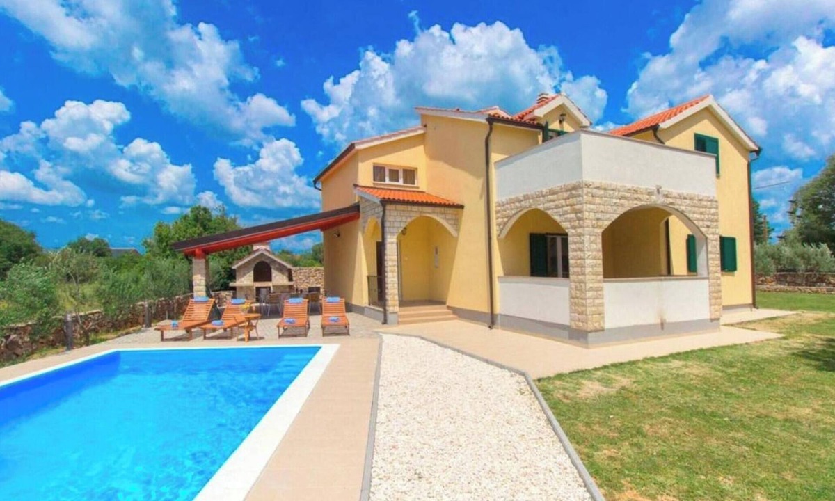 Drnis Villa | Villa Dalmacija Four Bedroom Villa with the pool