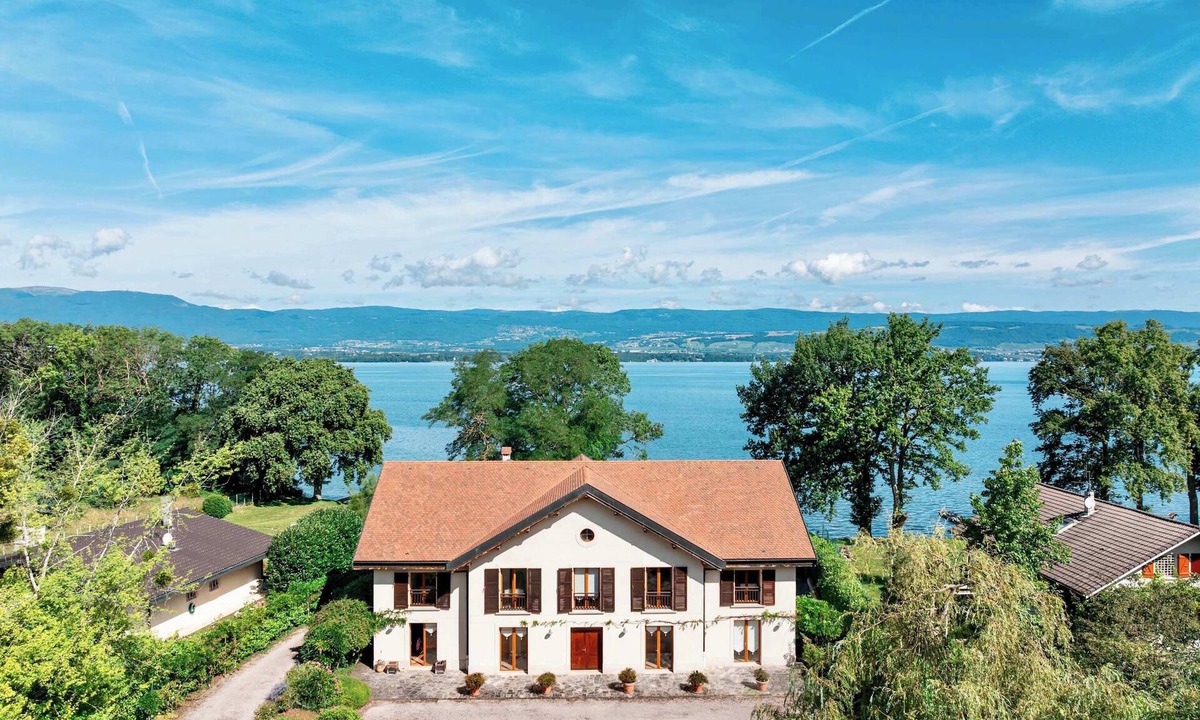 Nernier Villa | Villa Dame du Lac - Waterfront Masterpiece