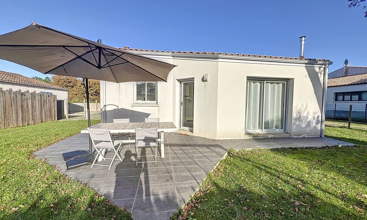 Dolus-d'Oleron House | VILLA DE BUSSAC