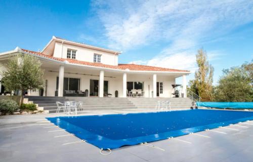 Lapeyrouse-Fossat Villa | Villa de la Jonquiere, piscine