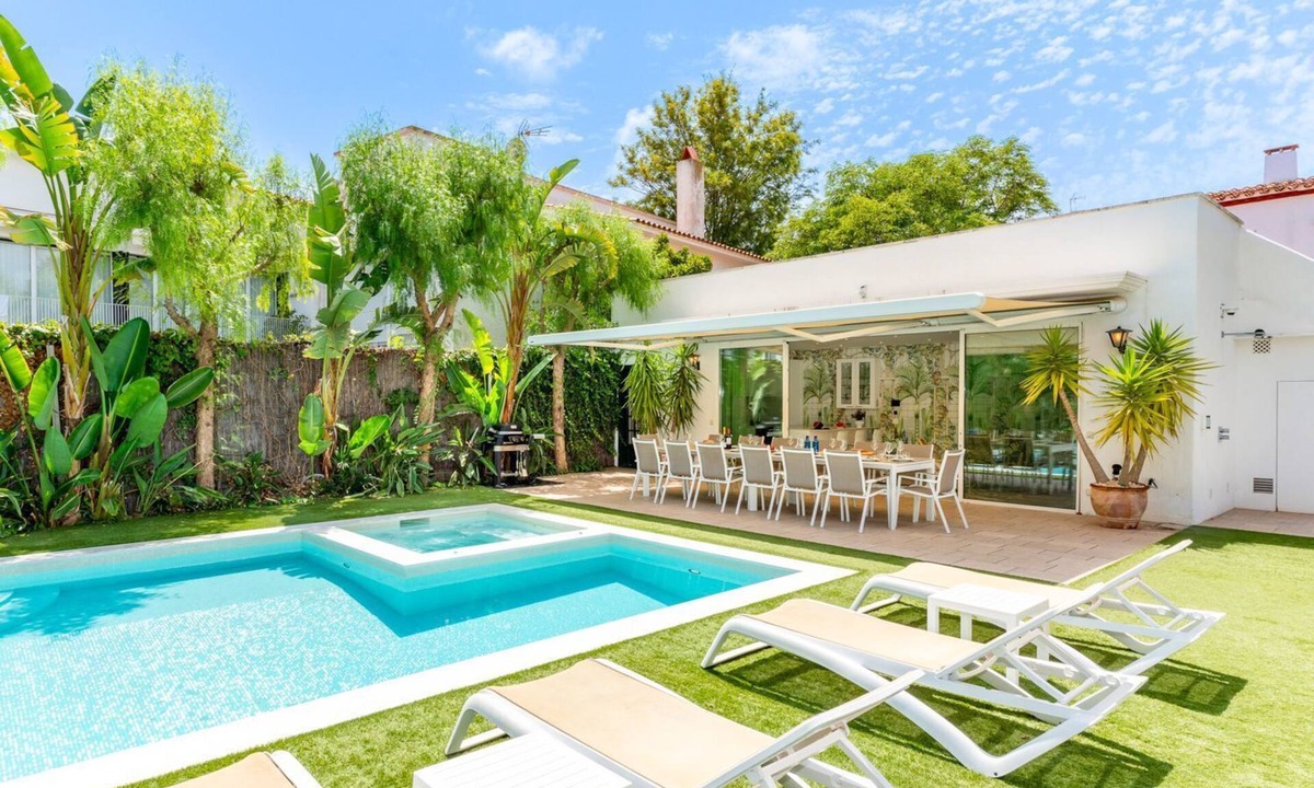 Sitges Villa | Villa De Los Leones - Seven Bedroom Villa, Sleeps 14