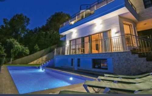 Santa Susanna Villa | Villa de lujo con vistas al mar y piscina privada