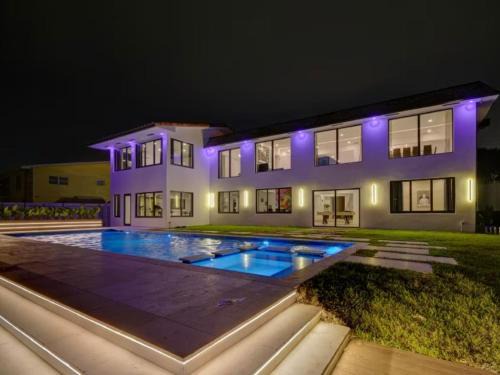 Seybold Villa | Villa Deco Palm