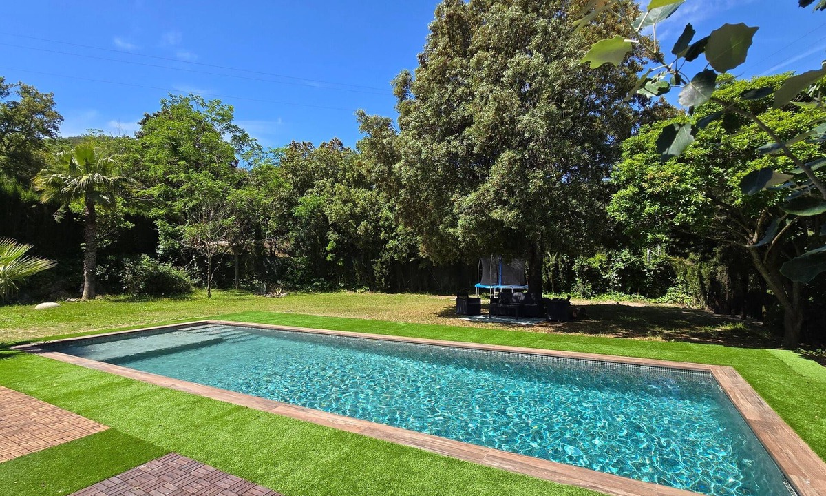 Santa Cristina de Aro Villa | Villa 'Del Sol' with Mountain View, Wi-Fi and Air Conditioning