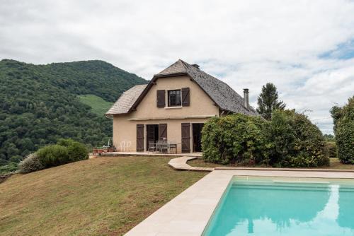 Arthez-d'Asson House | Villa Delb