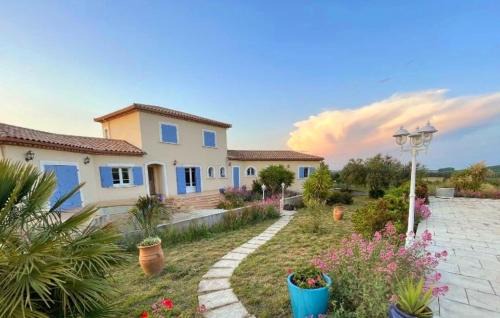 Bellegarde Villa | Villa des Antonins