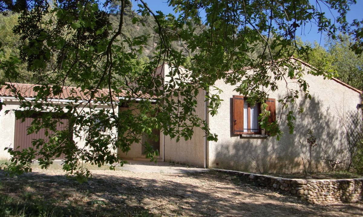 Oraison House | Villa des Chênes, Ombrage et Quiétude, à 5 min D'oraison et du lac de Baignade