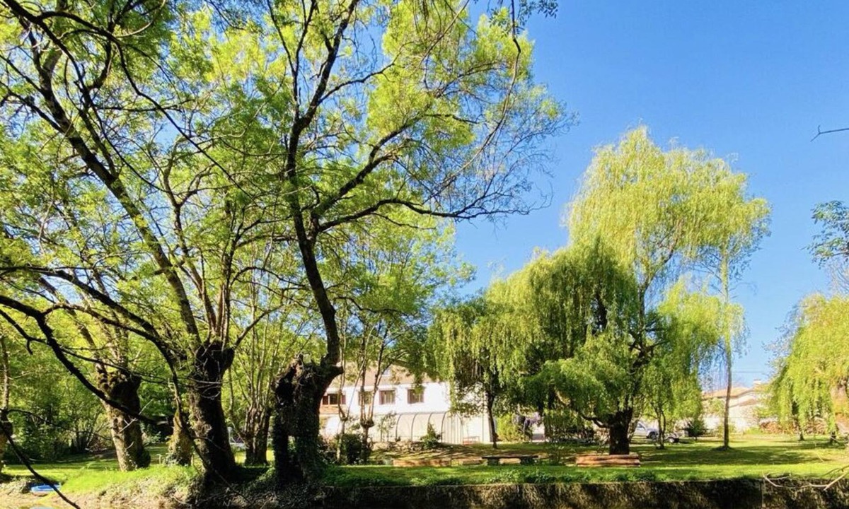 Marsac Villa | Villa Des Eaux Douces