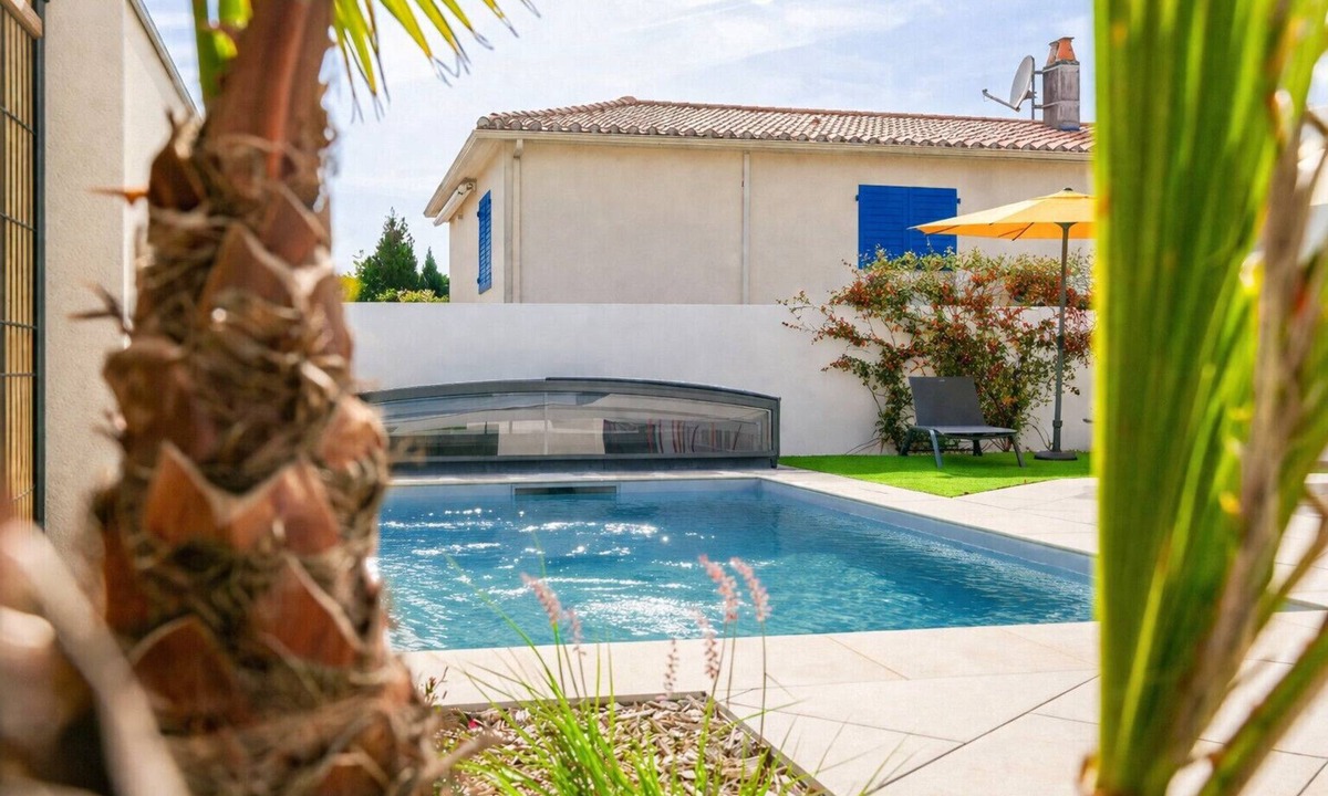 Jard-sur-Mer House | Villa des Herondais – Pool – Garden – Fully Equipped – Sleeps 8