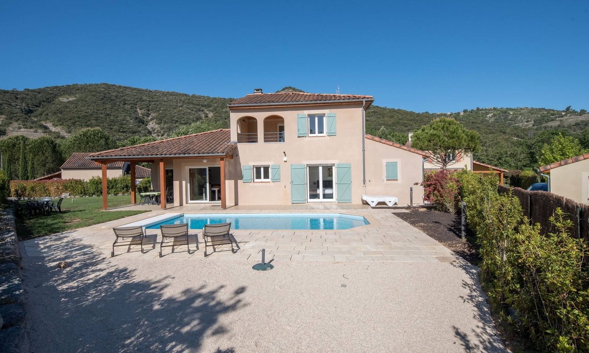 Vallon-Pont-d'Arc Villa | Villa des Montagnes for 8 people with private pool