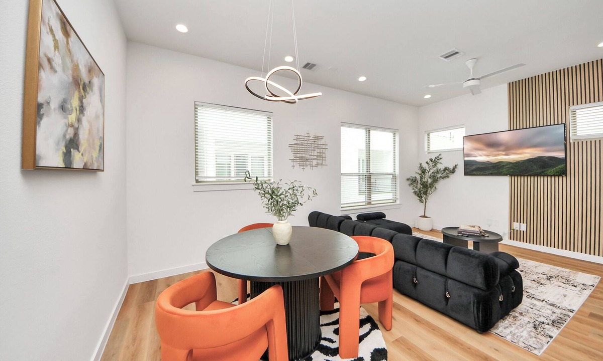 OST - South Union House | Villa des Rêves -Modern Luxury Townhome- Medical Center, Downtown HTX, NRG-
