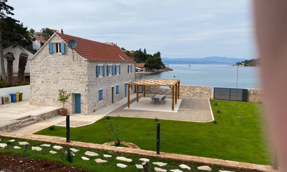 Rogac House | Villa Diocletian* Solta, Premium traditional stone house next to the sea