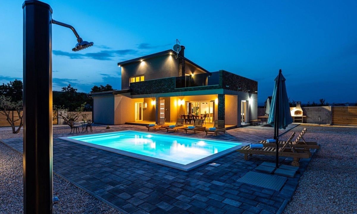 Velim House | Villa Diva with pool and a quiet location