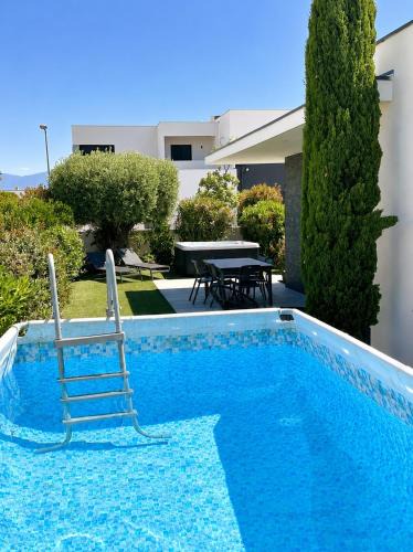 Villeneuve-de-la-Raho Villa | Villa Dolce Vida proche golf, lac, plage et Collioure