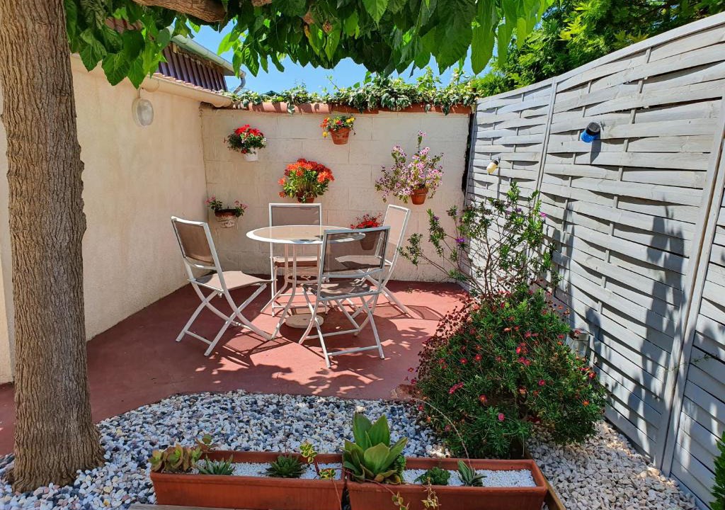 Frontignan Apartment | Villa Dora