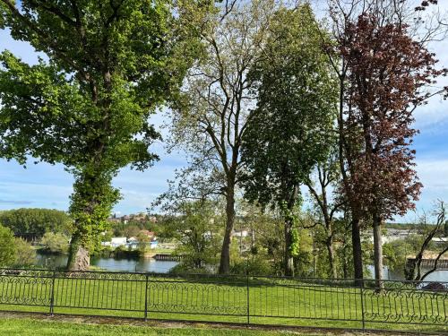 Paroisse Saint-Vincent-de-Paul Bed & Breakfast | Villa du Parc de Scey