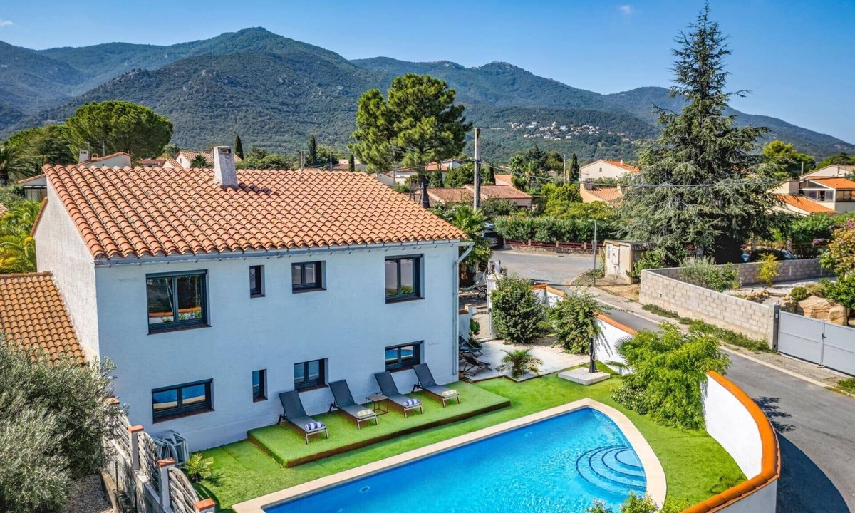 Laroque-des-Alberes Villa | Villa Du Soleil by Villa Plus