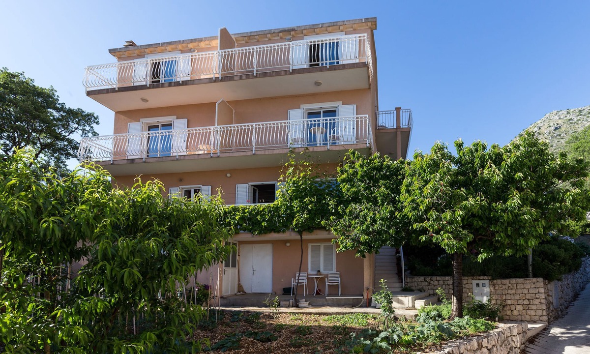 Plat Apartment | Villa Dubravka - Premium Studio Apartment with Balcony and Sea View