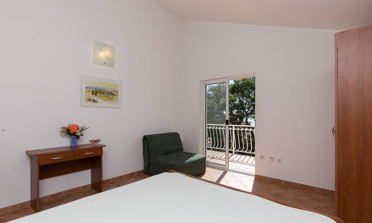Plat Apartment | Villa Dubravka - Superior Studio Apartment with Balcony and Sea View (Apartman 3)