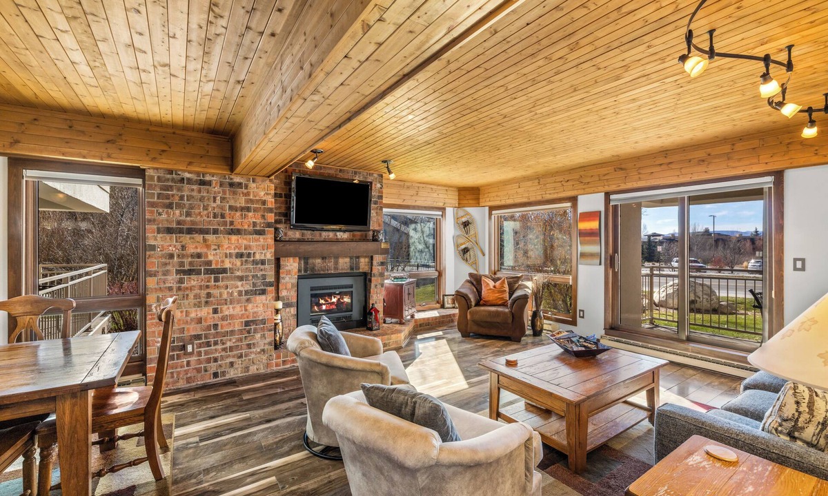 Steamboat Springs Condo | Villa Dulany, Exquisite Condo plus Hot Tub, Fire Pit & Private Patio
