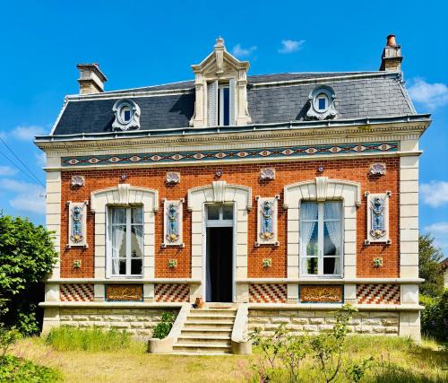 Gien Villa | Villa Ecureuils accessible à pied de la gare de Gien à 1h30 de Paris