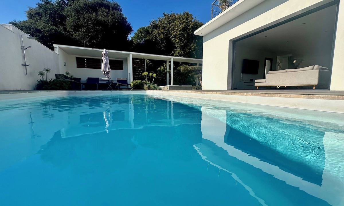 Saint-Palais-sur-Mer House | Villa EDEN ROC with swimming pool and jacuzzi