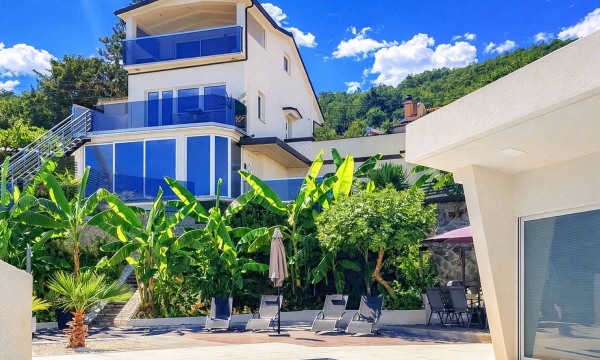 Mihotici Villa | Villa Eduarda pool&whirpool by Villas Guide