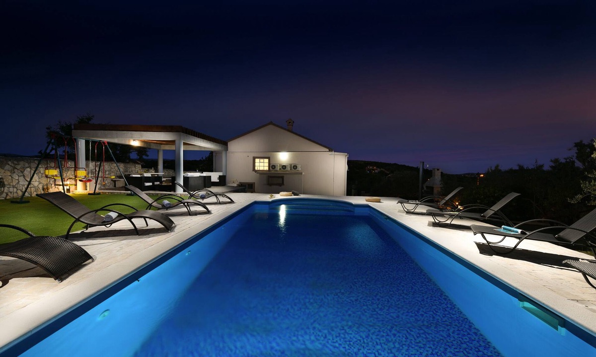 Benkovac Villa | Villa Elder, 4 bedroom, 10 people, private pool, large terrace, barbecue