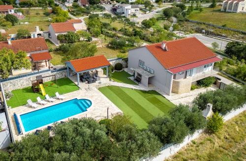 Benkovac Villa | Villa Elder ZadarVillas