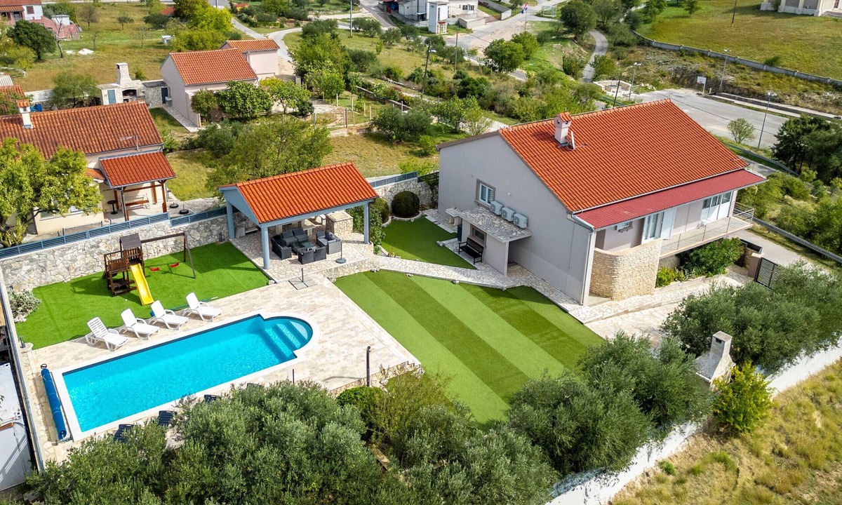 Benkovac Villa | Villa Elder ZadarVillas
