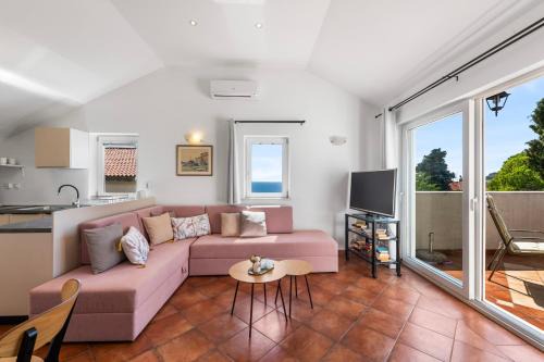 Pile House | Villa Elly