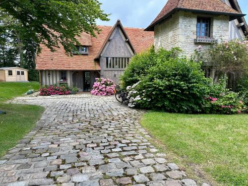 Touques Villa | Villa Elysia YourHostHelper