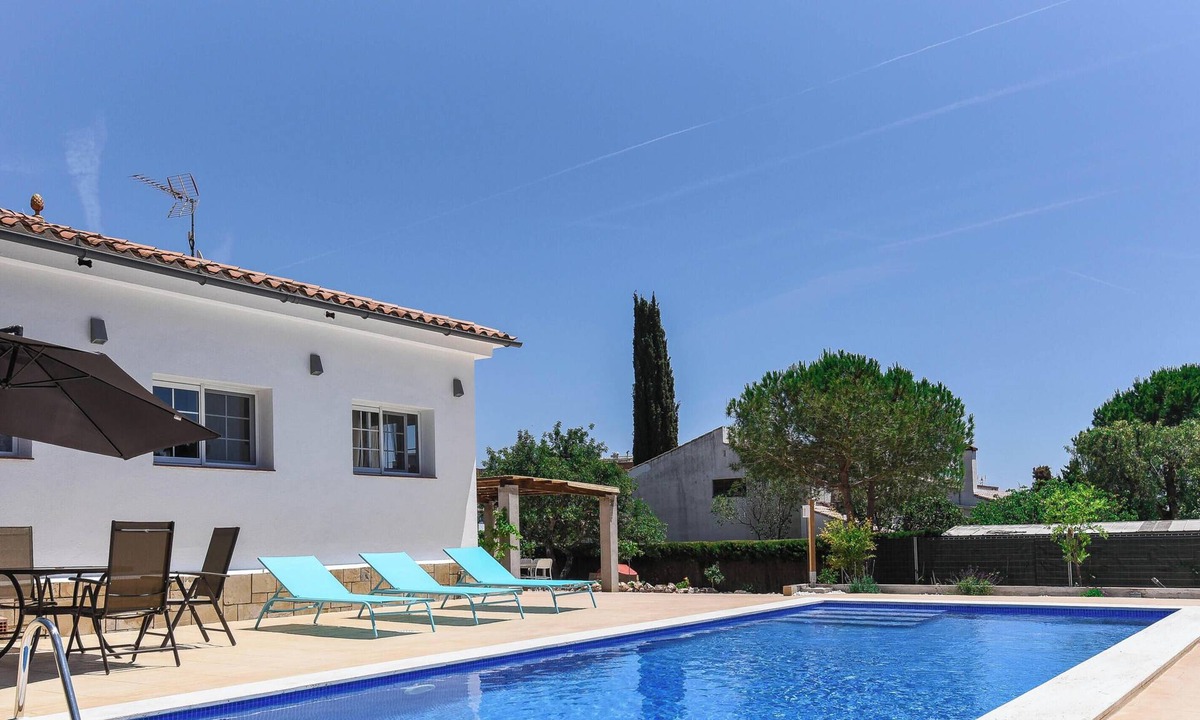 El Vendrell Villa | Villa Emilie with private pool 650m from the beach