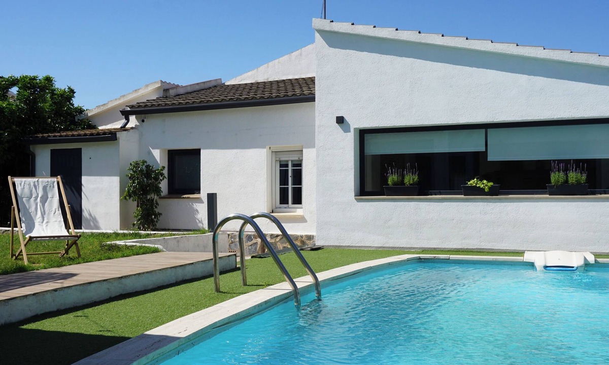 El Castell de Montornes House | Villa Olivers: elegance and comfort with private pool