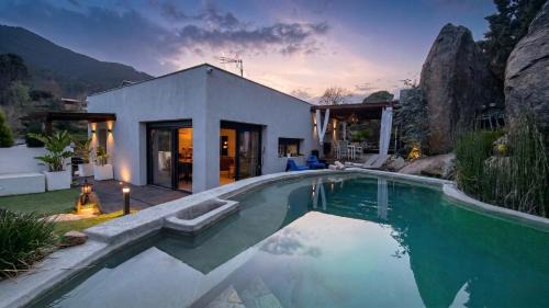 El Tiemblo Villa | Villa de lujo con piscina, barbacoa, estufa, 3 habitaciones