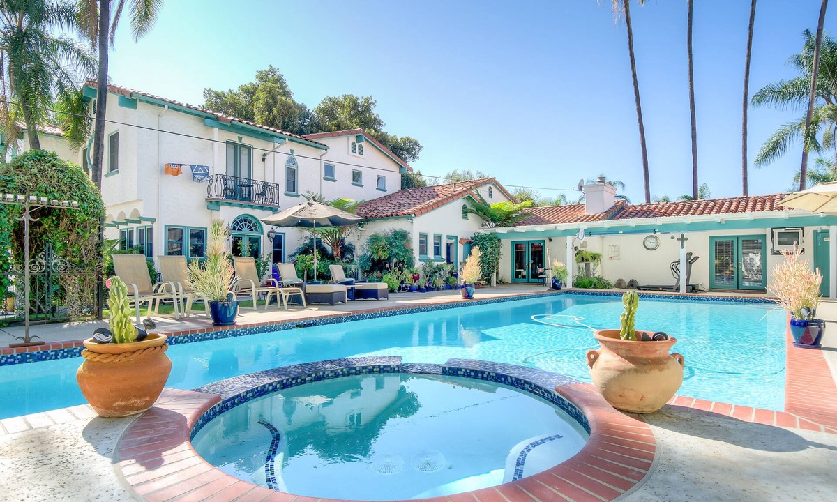 Escondido House | VILLA ESCONDIDO stunning one of a kind luxury suite with views and a pool